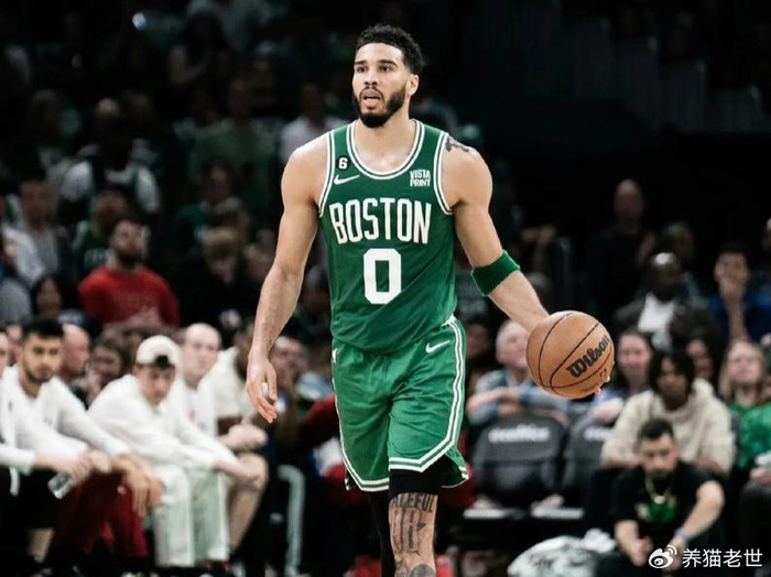 leyu-塔图姆：我年收入5亿，库里：我7.8亿，他：麻烦让一让|斯蒂芬·库里|凯文·杜兰特|耐克|詹姆斯|吉安尼斯·安特托孔波_新浪体育_新浪新闻